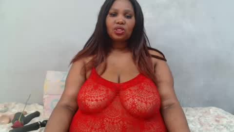 Snapshot of thicksexymellons chatting on 02.14.25 Pat online show from 02.14.25
