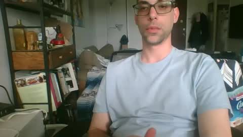 Snapshot of thickty chatting on 05.15.26 thickty online show from 05.15.26