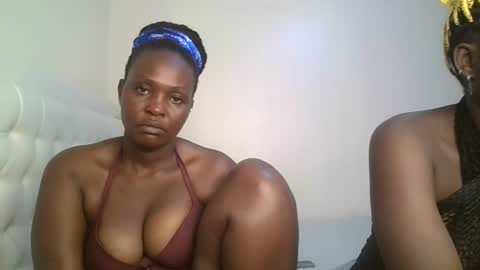 Snapshot of thicky_rue chatting on 12.19.25 Rue online show from 12.19.25