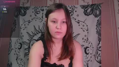 thighswithspikes online show from 11.21.25