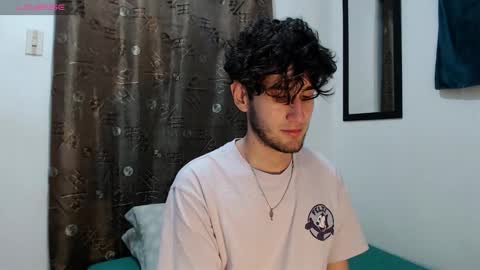 Snapshot of thiiago_tay chatting on 09.19.25 Thiiago online show from 09.19.25