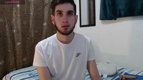 Snapshot of thiiago_tay chatting on 10.19.25 Thiiago online show from 10.19.25