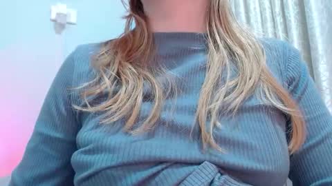 Snapshot of thin33 chatting on 11.13.25 sara online show from 11.13.25