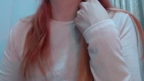 Snapshot of thin33 chatting on 12.02.25 sara online show from 12.02.25