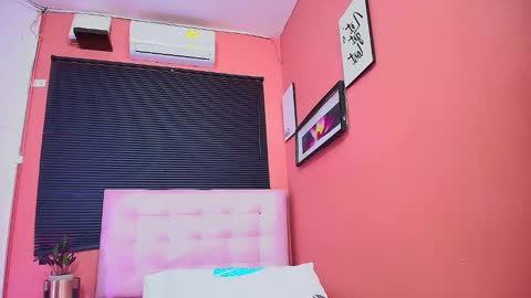 Eva  online show from 02.08.25