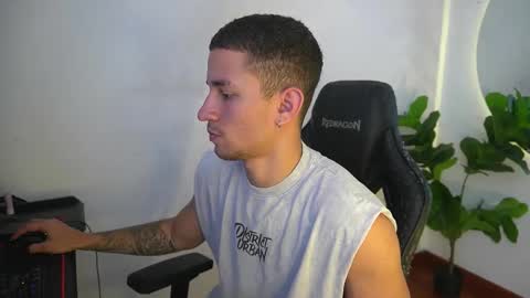 thin_tommy11 online show from 05.18.26