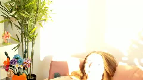 Amelia  shows on mondays fridays and sundays  if anything changes im giving updates on my fansly  online show from 06.12.26