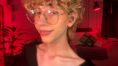 Snapshot of thisisdamiano chatting on 04.25.26 Damiano online show from 04.25.26