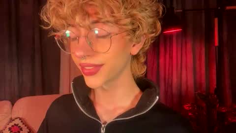 Snapshot of thisisdamiano chatting on 04.29.26 Damiano online show from 04.29.26