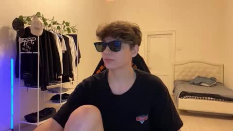 Thomas Hill online show from 11.02.25