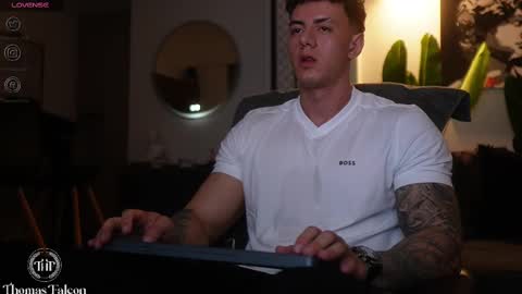 Thomas Falcon online show from 02.22.25