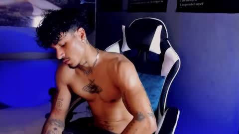 Snapshot of thomas_fit1 chatting on 05.09.26 Thomas 3 JUST STAY AND BE MY LAST LOVE online show from 05.09.26