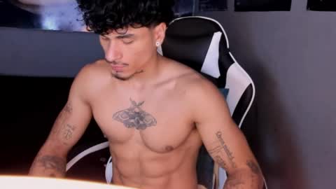 Snapshot of thomas_fit1 chatting on 06.09.26 Thomas 3 JUST STAY AND BE MY LAST LOVE online show from 06.09.26