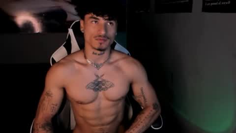 Snapshot of thomas_fit1 chatting on 06.12.26 Thomas 3 JUST STAY AND BE MY LAST LOVE online show from 06.12.26