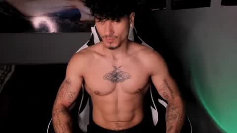 Snapshot of thomas_fit1 chatting on 06.12.26 Thomas 3 JUST STAY AND BE MY LAST LOVE online show from 06.12.26