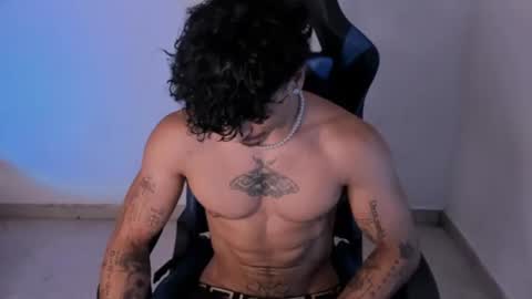 Snapshot of thomas_fit1 chatting on 06.26.26 Thomas 3 JUST STAY AND BE MY LAST LOVE online show from 06.26.26