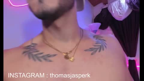 Snapshot of thomas_k7 chatting on 12.23.25 Thomas online show from 12.23.25