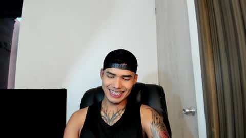 Snapshot of thomas_latin_boy chatting on 02.03.25 Thomas online show from 02.03.25