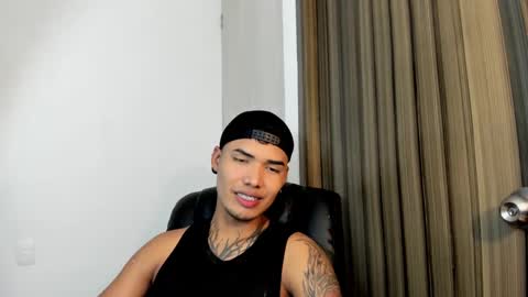 Snapshot of thomas_latin_boy chatting on 02.07.25 Thomas online show from 02.07.25