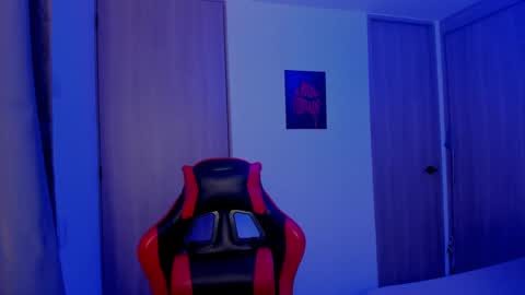 Snapshot of thomas_latin_boy chatting on 09.12.25 Thomas online show from 09.12.25