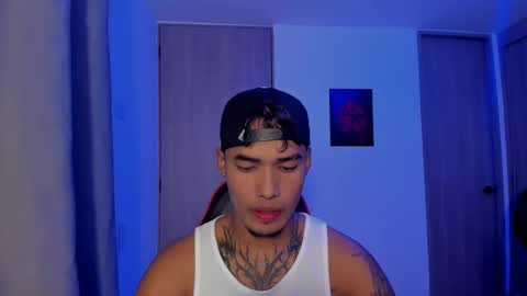 Snapshot of thomas_latin_boy chatting on 09.23.25 Thomas online show from 09.23.25