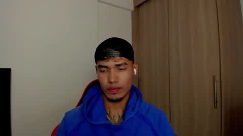 Snapshot of thomas_latin_boy chatting on 09.26.25 Thomas online show from 09.26.25