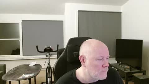 thomash32 online show from 09.30.25