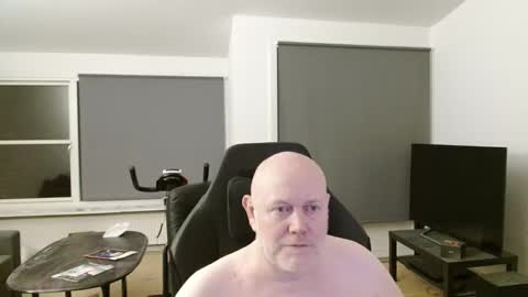 thomash32 online show from 10.11.25