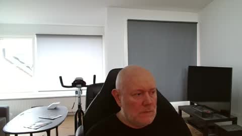 thomash32 online show from 10.14.25