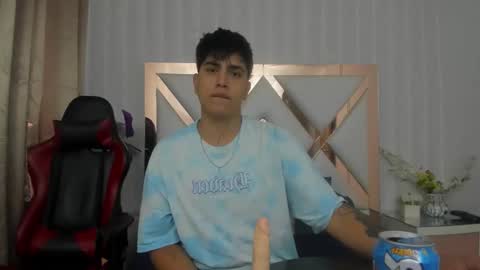 Snapshot of thomasthund chatting on 01.08.26 thomasthund online show from 01.08.26