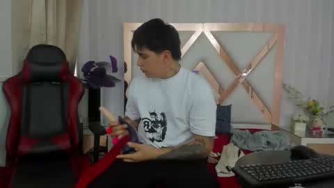 Snapshot of thomasthund chatting on 01.12.26 thomasthund online show from 01.12.26