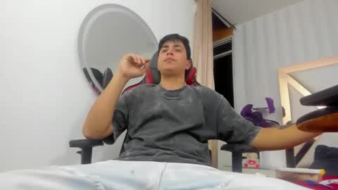 Snapshot of thomasthund chatting on 01.14.26 thomasthund online show from 01.14.26