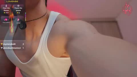 Snapshot of thomklein chatting on 02.11.26 Thom Klein online show from 02.11.26