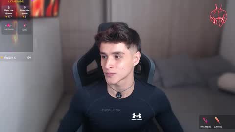 Snapshot of thomklein chatting on 03.04.26 Thom Klein online show from 03.04.26