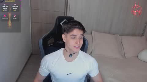 Snapshot of thomklein chatting on 03.17.26 Thom Klein online show from 03.17.26