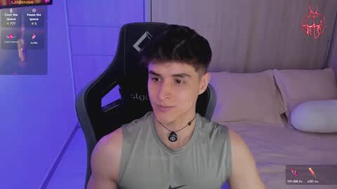 Snapshot of thomklein chatting on 03.18.26 Thom Klein online show from 03.18.26