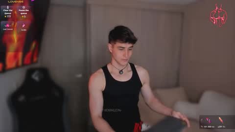 Snapshot of thomklein chatting on 03.20.26 Thom Klein online show from 03.20.26