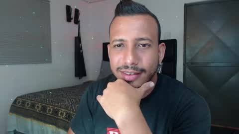 Snapshot of thommerxxx chatting on 09.20.25 Thom online show from 09.20.25