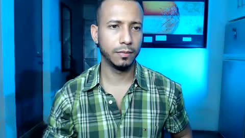 Snapshot of thommerxxx chatting on 12.04.25 Thom online show from 12.04.25