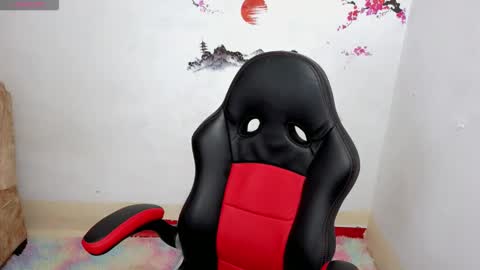 Snapshot of thommy_cute chatting on 10.12.25 Thomas online show from 10.12.25