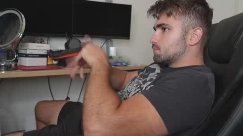 Snapshot of thony_grey chatting on 09.29.25 Thony Grey online show from 09.29.25