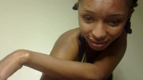 Snapshot of thotiana007 chatting on 02.18.25 thotiana007 online show from 02.18.25