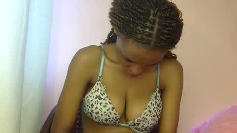 Snapshot of thotiana007 chatting on 09.11.25 thotiana007 online show from 09.11.25