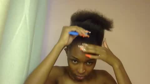 Snapshot of thotiana007 chatting on 09.12.25 thotiana007 online show from 09.12.25