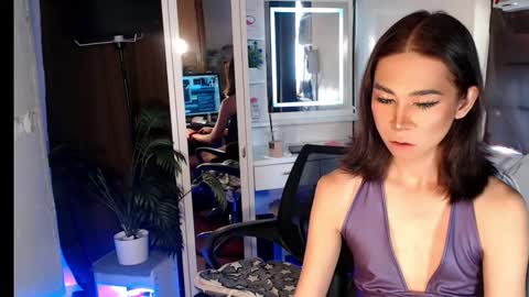 Snapshot of thrishafox chatting on 02.14.26 thrishafox online show from 02.14.26