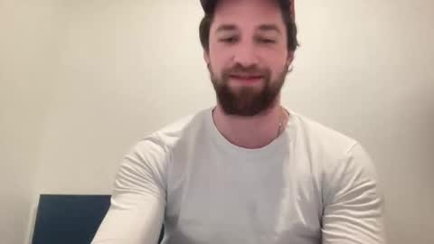 Snapshot of thyle chatting on 09.19.25 Thyle online show from 09.19.25