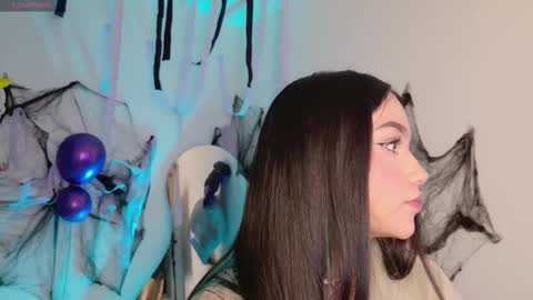 Snapshot of tianale chatting on 10.30.25 Tiana Le online show from 10.30.25