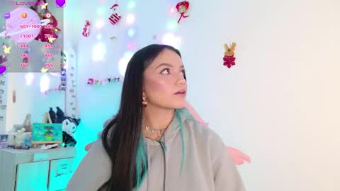 Snapshot of tianale chatting on 11.22.25 Tiana Le online show from 11.22.25