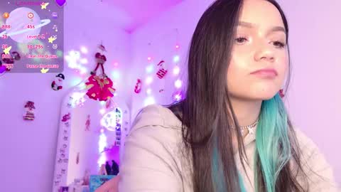 Snapshot of tianale chatting on 11.27.25 Tiana Le online show from 11.27.25