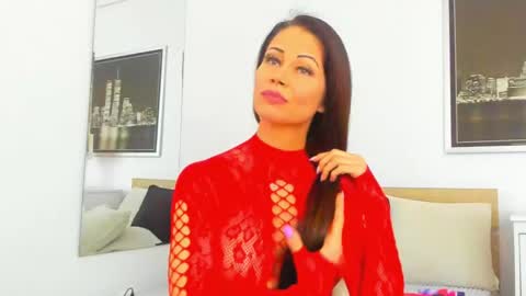 Snapshot of tiarussell chatting on 02.16.25 Tia Russell online show from 02.16.25